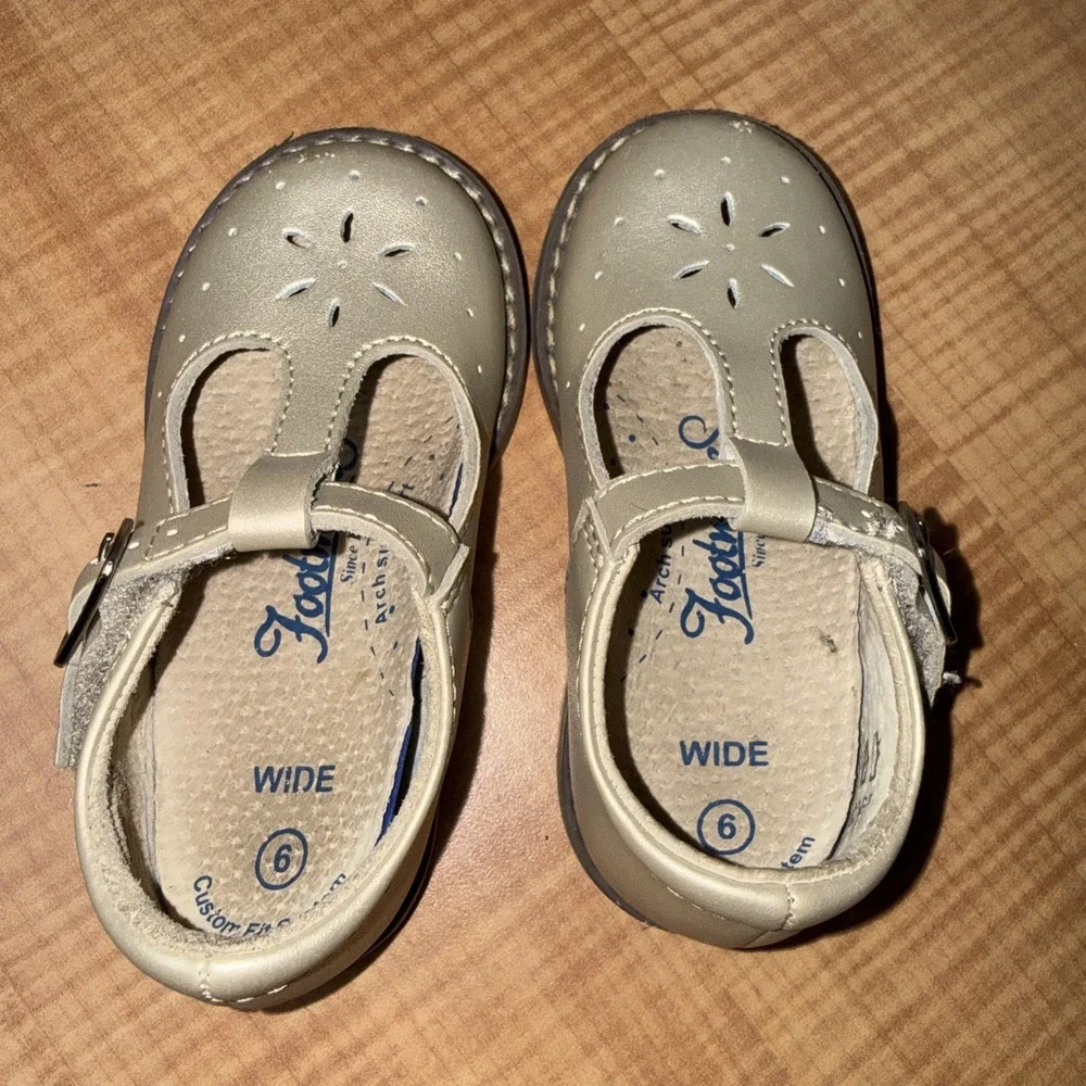FOOTMATES Sherry Gold Leather T-Strap Mary Jane Shoes Toddler Girls US 6 Wide